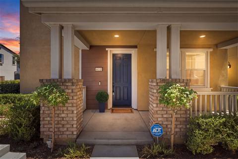 Front porch & entrance · View 13