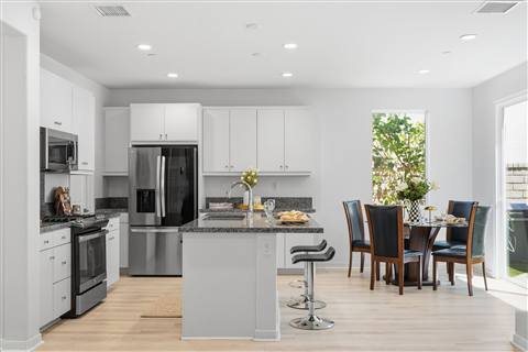 Kitchen & dining · View 28