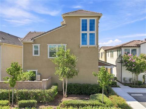 Residence exterior · View 5