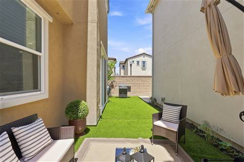 Outdoor terrace · View 73