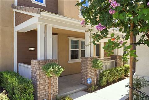 Front porch & entrance · View 8